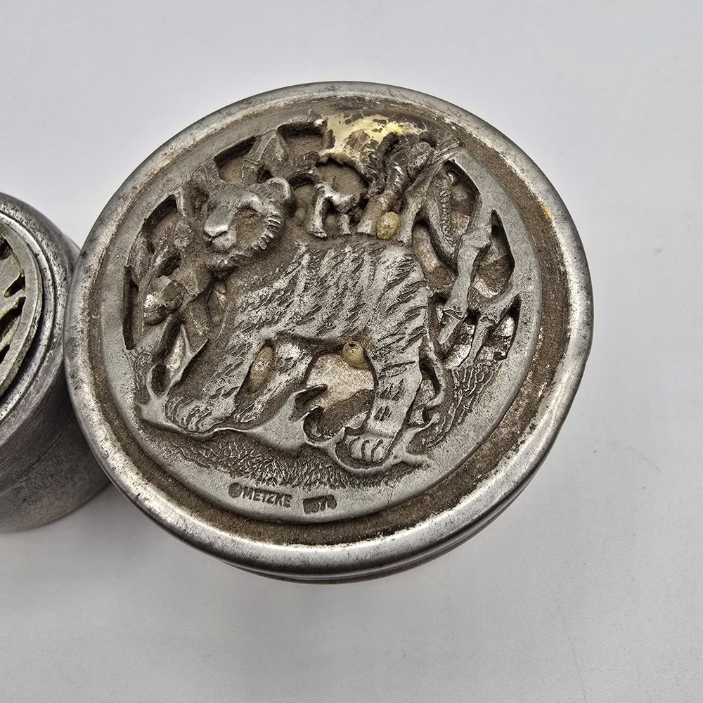 1970s Metzke Pewter Round‎ Panther Lioness Owl Tiger Trinket Tin Box Small AS IS - Picture 2 of 13